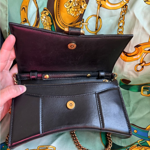 Authentic Balenciaga Hourglass Wallet on chain - Picture 4 of 11